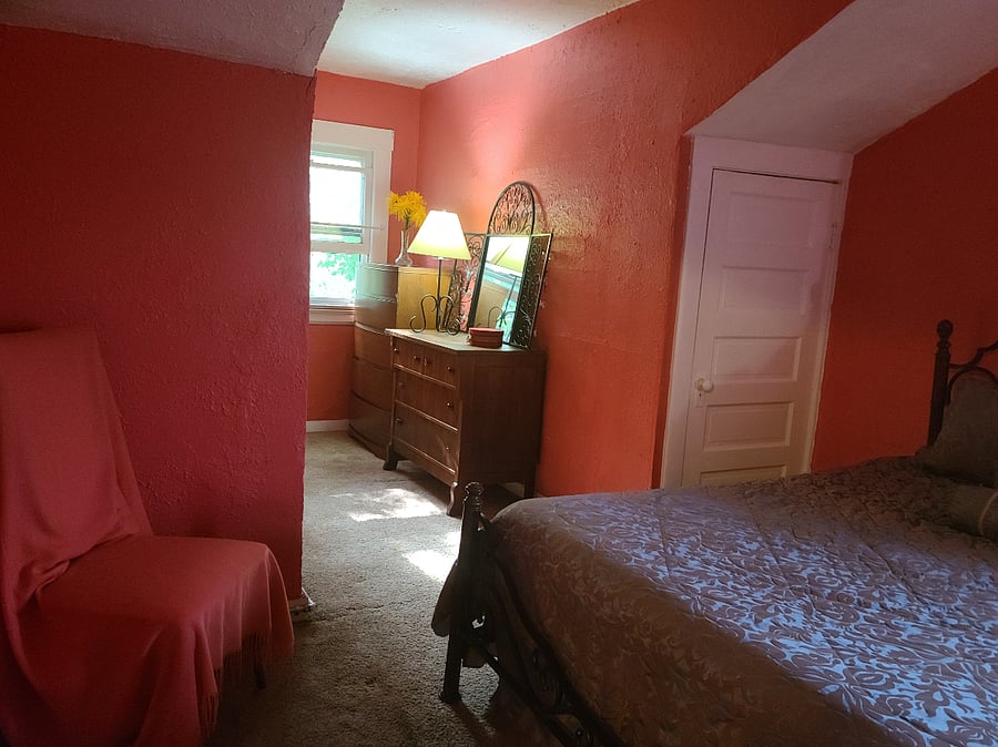 MBR-Queen bed, dresser w/mirror and chest of drawers; closet