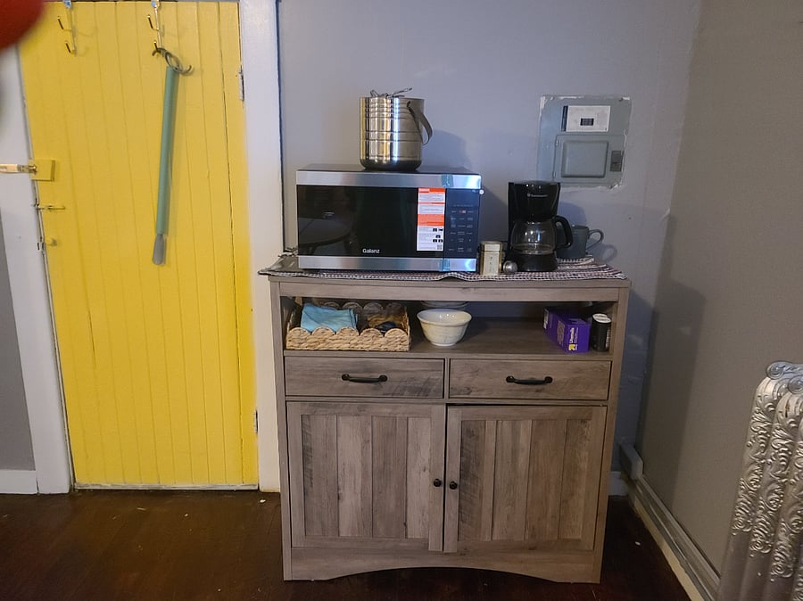 Kitchenette Hutch-initial supplies