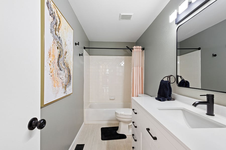 Refinished guest bath #1