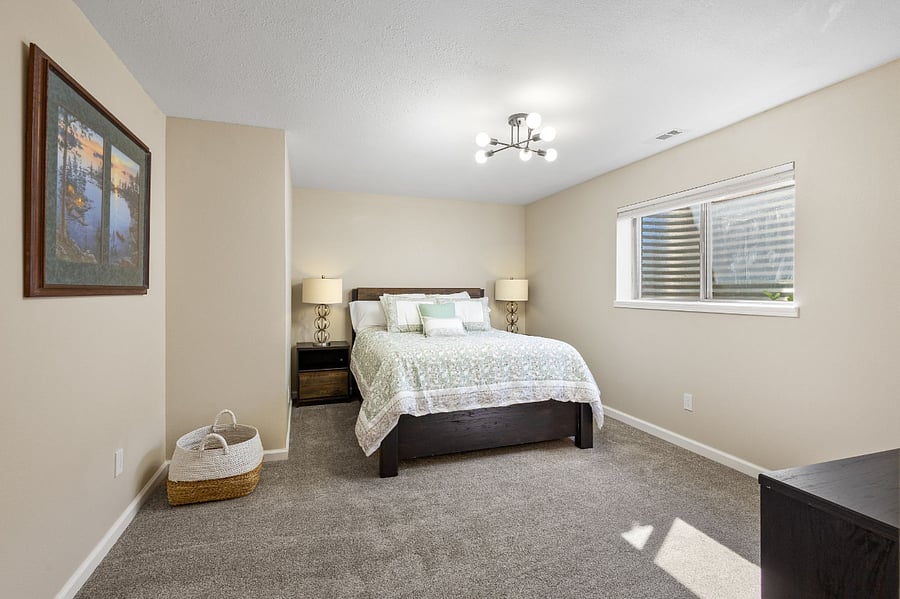 Guest #3 with queen bed