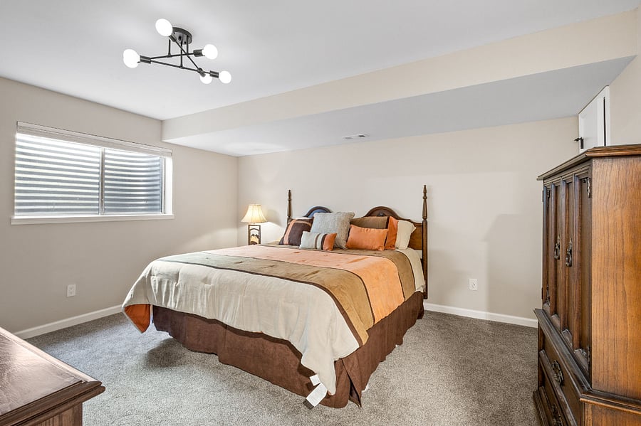 Guest #2 with king bed
