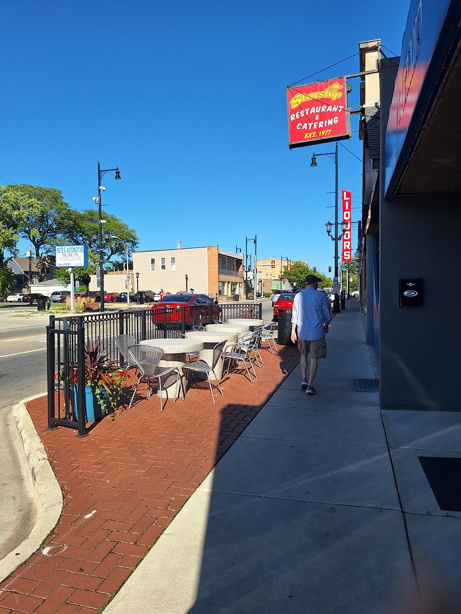 Lots of outdoor dining in fine weather