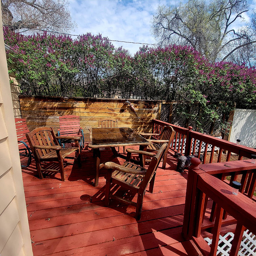 Dining Table
Access from kitchen and from bedroom 2