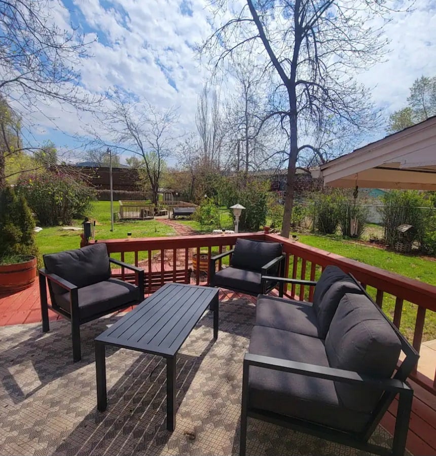 Backyard
Deck and Outdoor Furniture