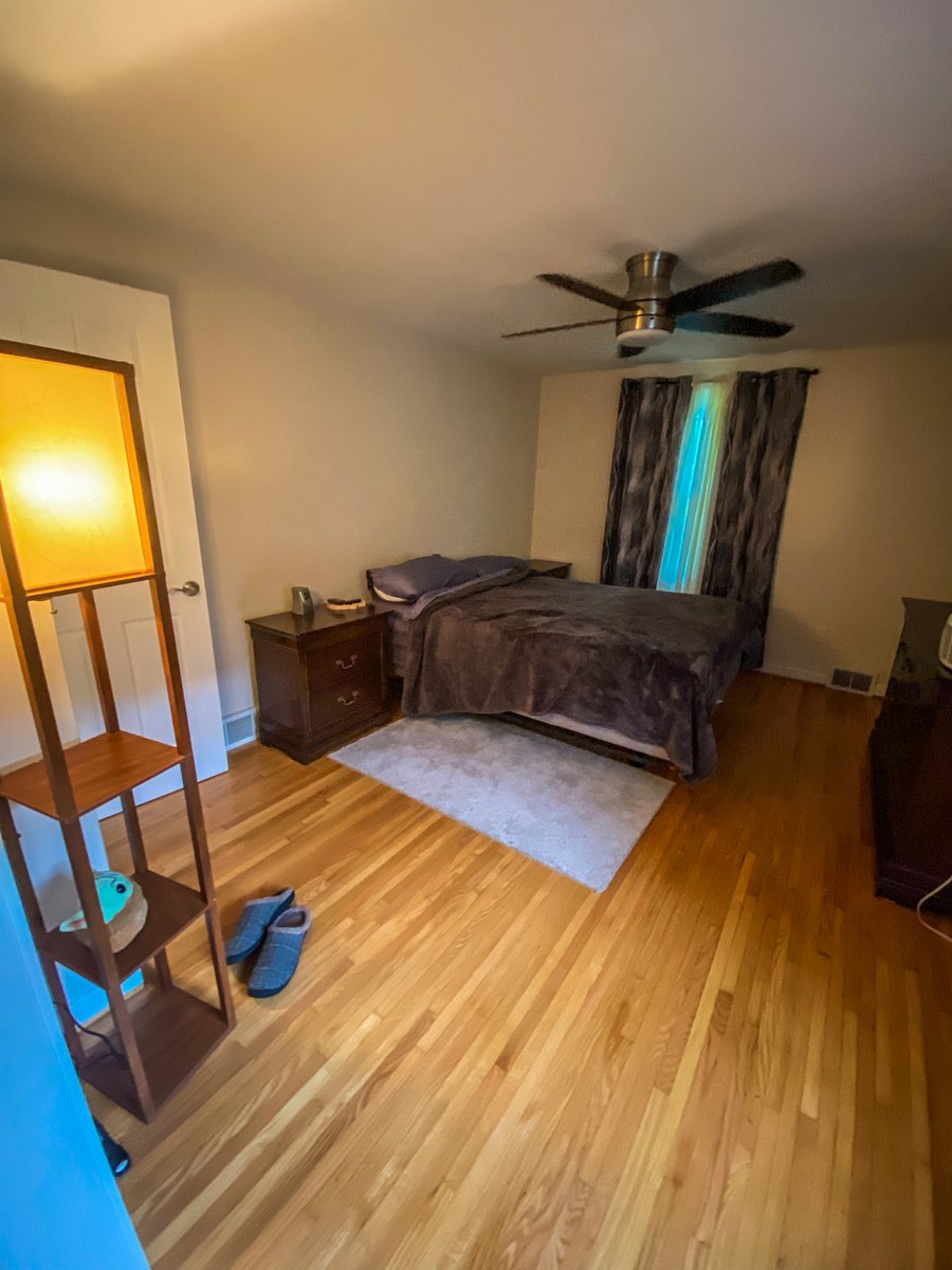 Master Bedroom with Large closet and Queen size bed