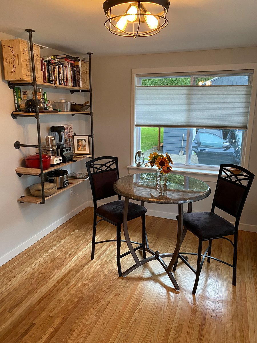 Dining Area adjacent to living room