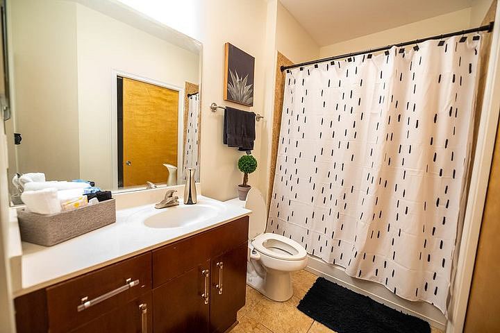 Furnished Finder property 728071_1 photo 3