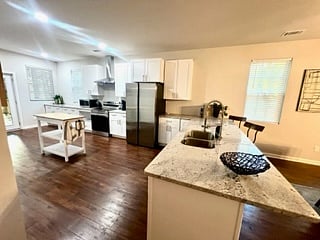 Furnished Finder property 728081_1 photo 4