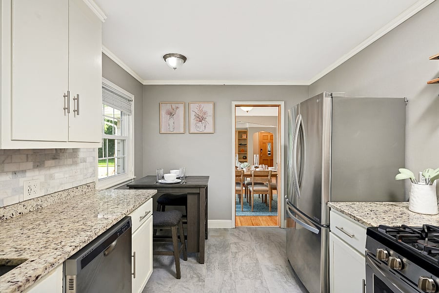 Kitchen - eat in breakfast nook