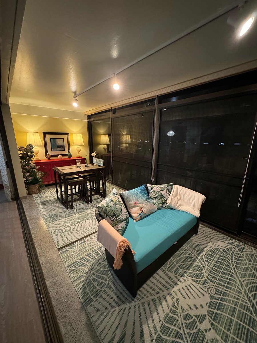 Relaxing lanai is the perfect place to chill and watch the ocean waves and feel the palm tree breeze...