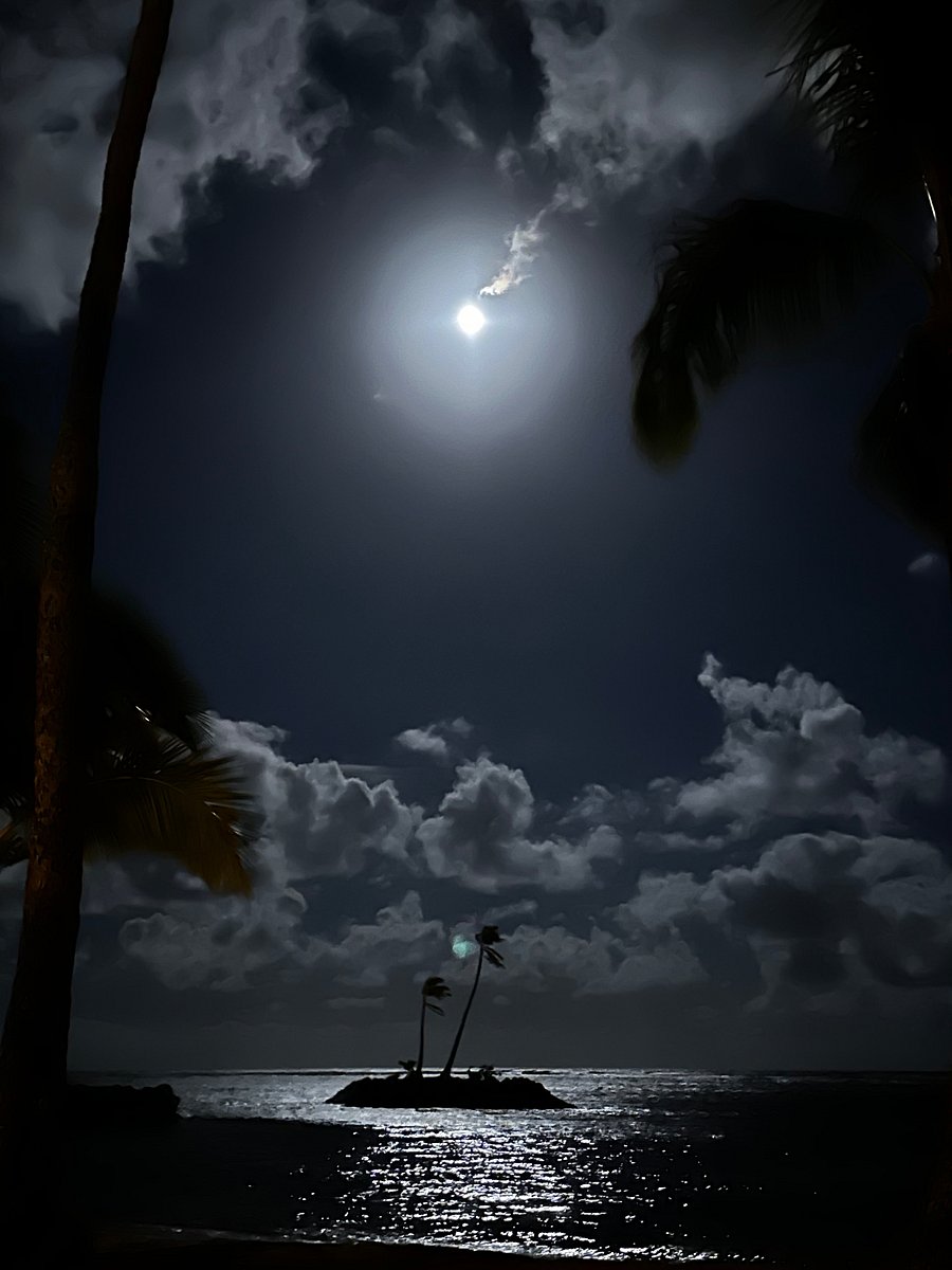 Bask in the Kahala moonlight and count the stars every evening...