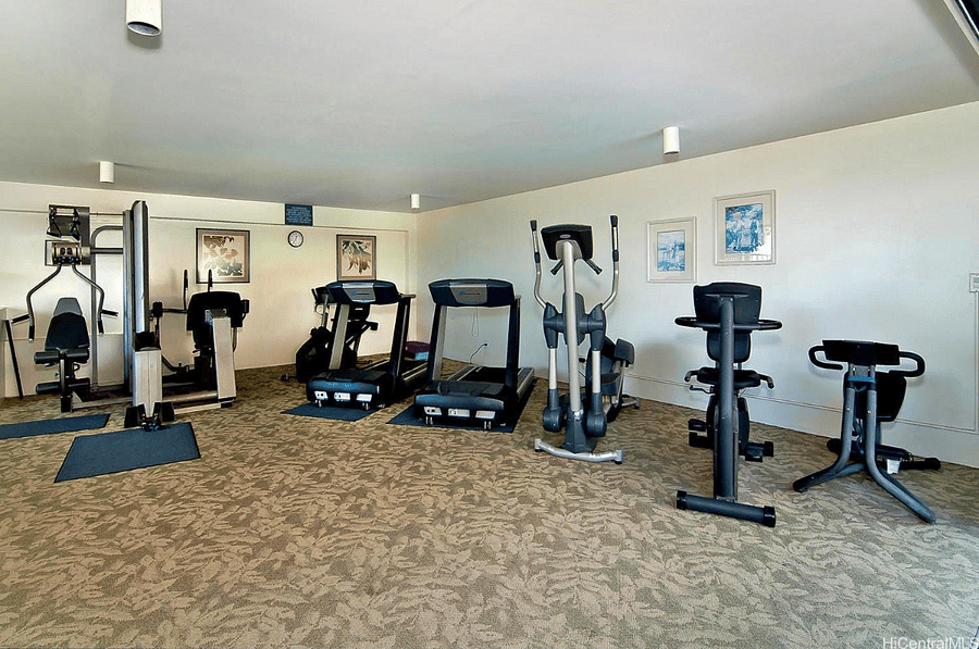 Get your workout in while looking at the ocean waves in this gym located just off the pool and beach. 