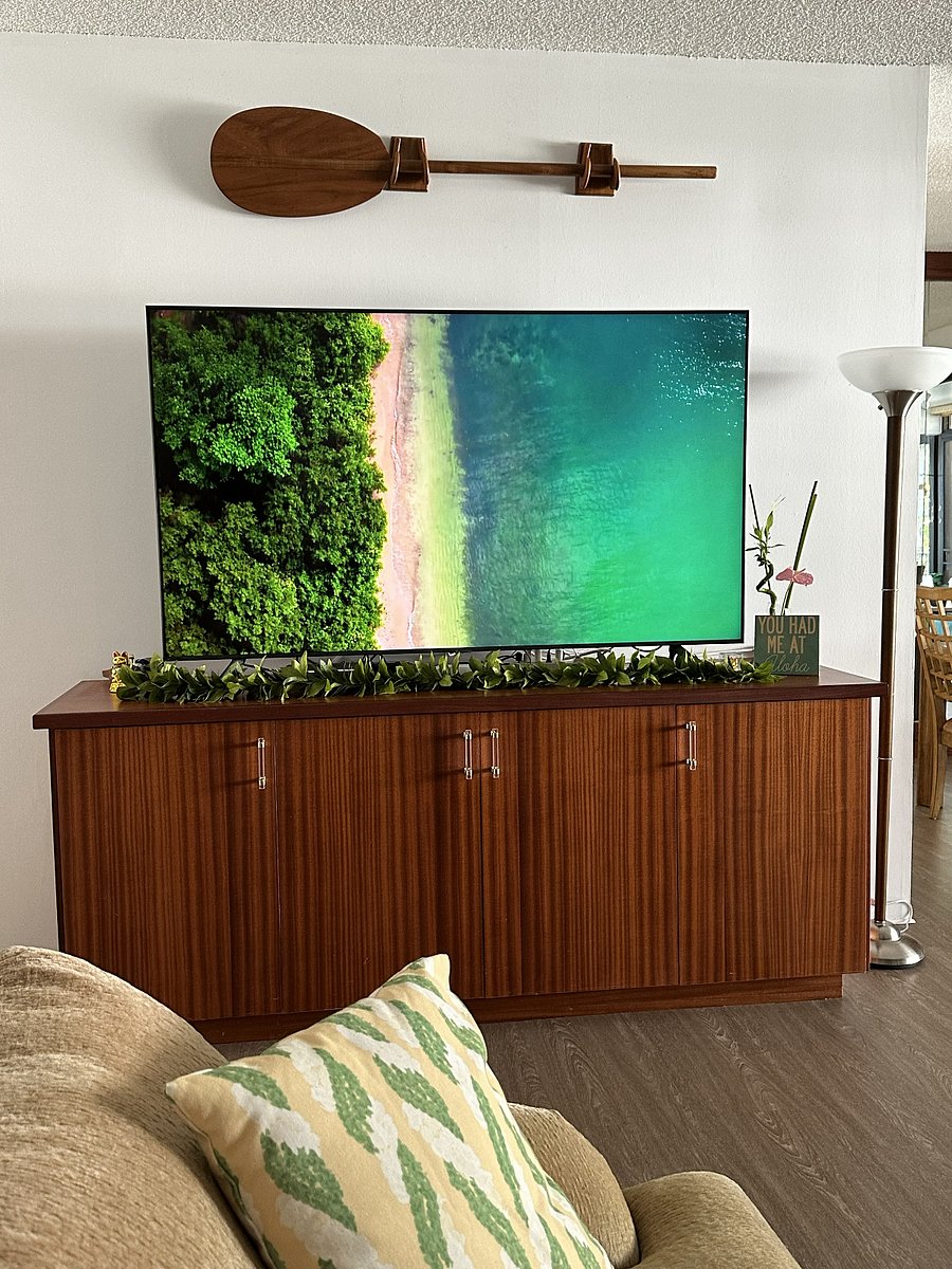 Brand new Samsung Smart TV's in Living Room (75 inch),Primary Suite (55 inch) and Junior Suite (50 inch)