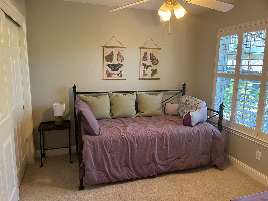 Twin trundle bed