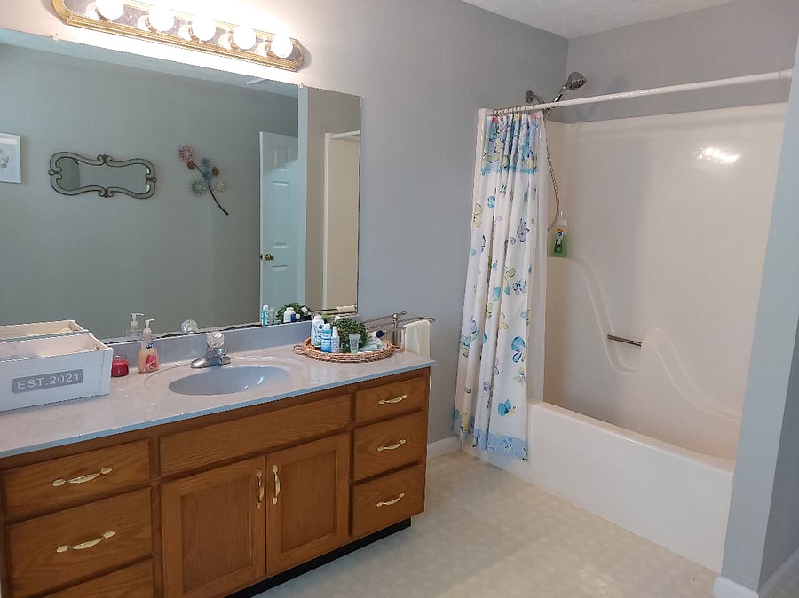 Full bath 2