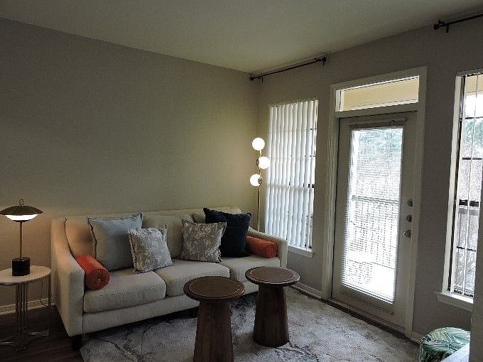 Furnished Finder property 728488_3 photo 7