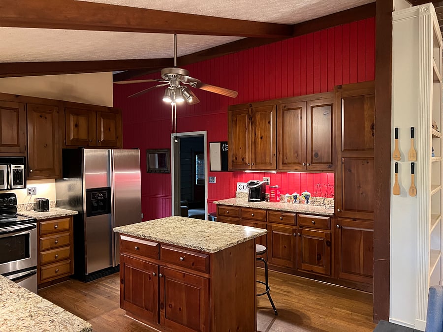 Homey, spacious kitchen, great for preparing meals and socializing!