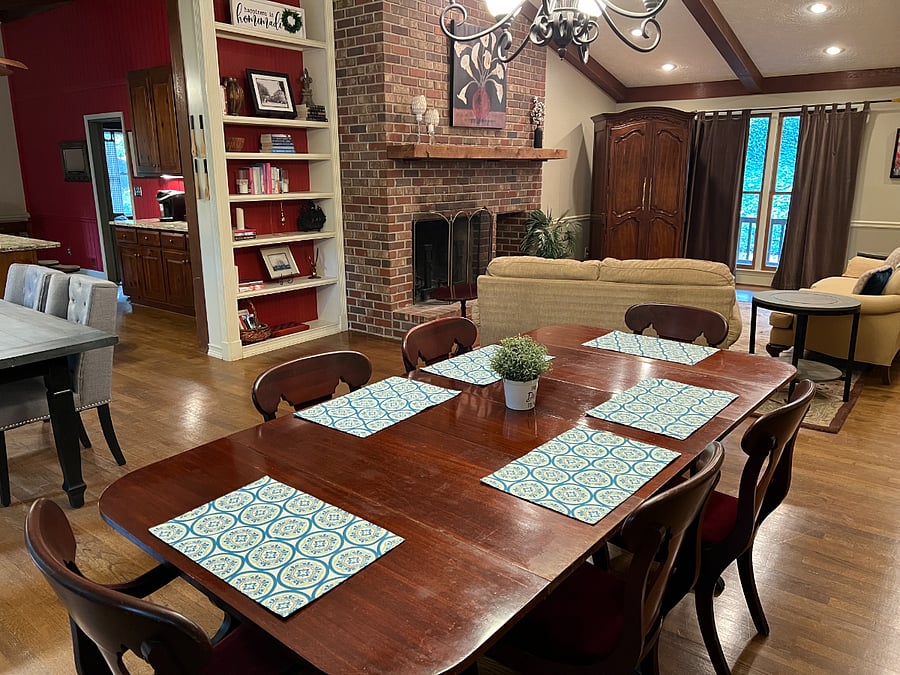 Dining table seats many guests!