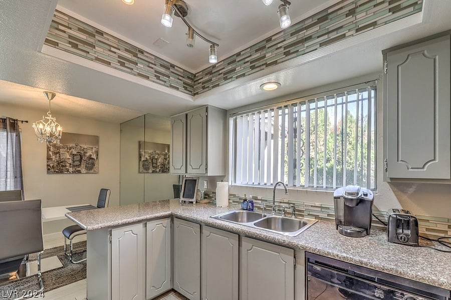 Furnished Finder property 728730_1 photo 8