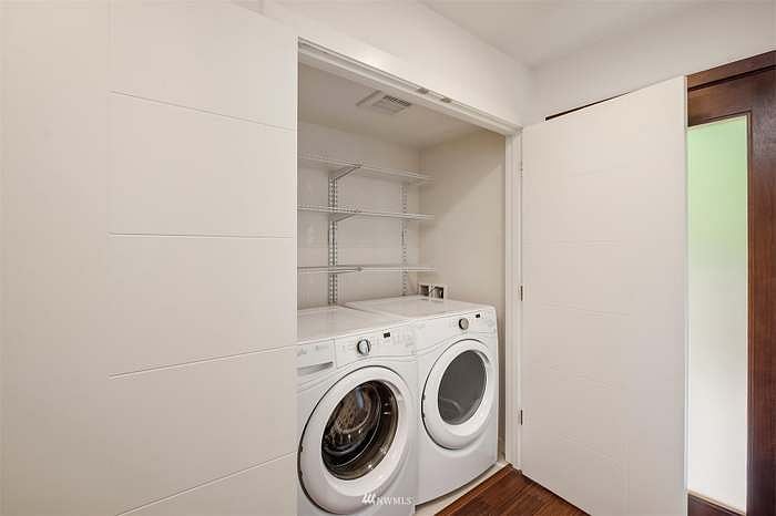 In-unit washer/dryer