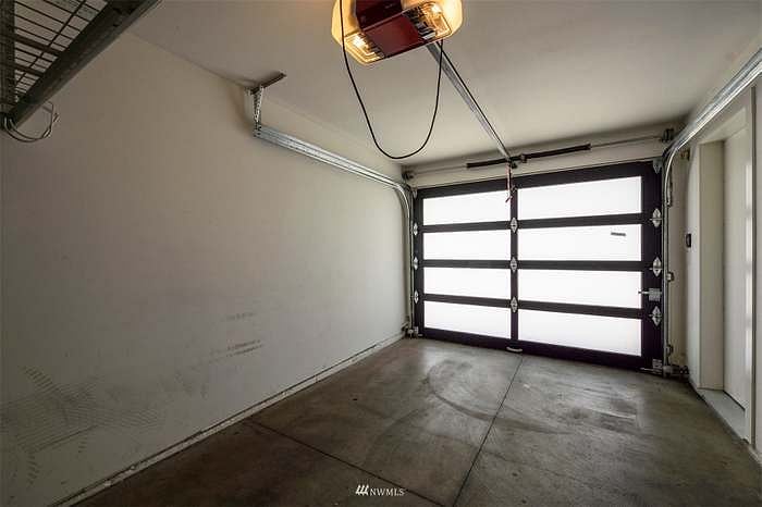 Private one car garage