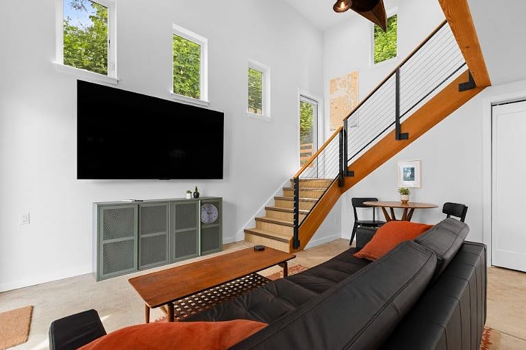 Furnished Finder property 728826_1 photo 3