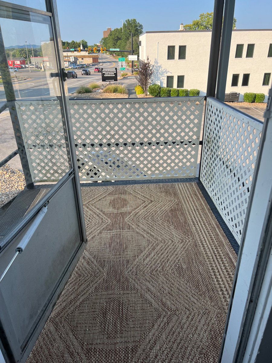 Exterior stair landing