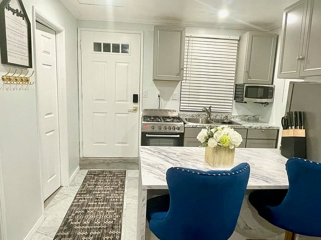 Furnished Finder property 729027_1 photo 3