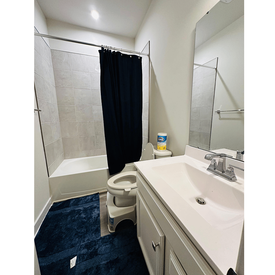 Spacious Full Bathroom on 3rd Floor