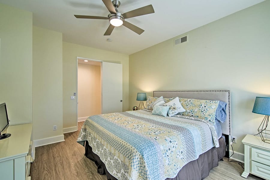Guest bedroom 