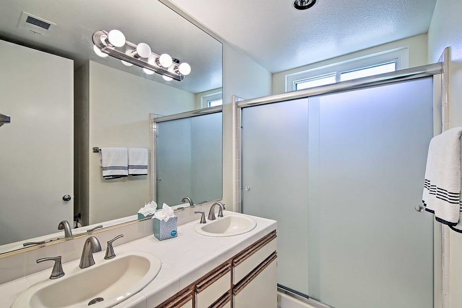 Master bathroom 