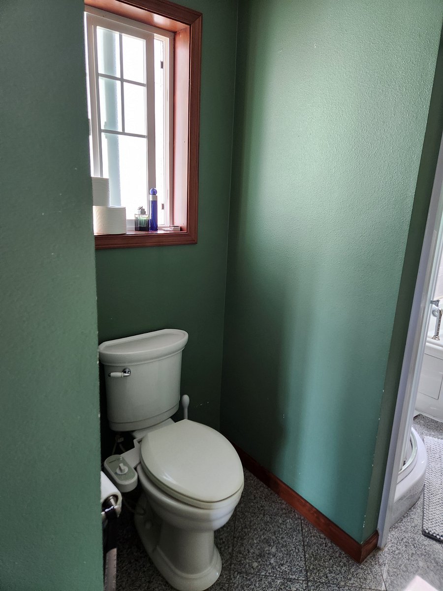Shared Bathroom between Master and 2nd Bedroom
