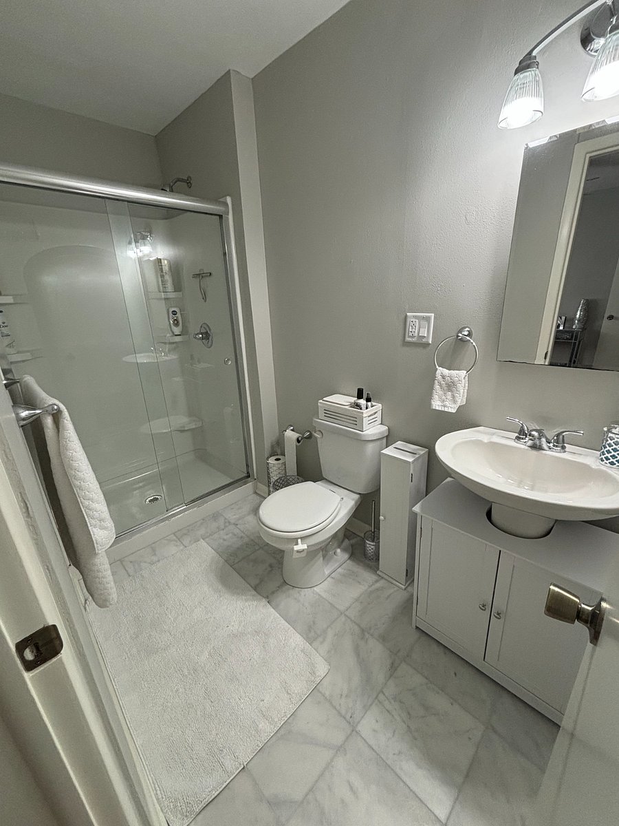 Full Bathroom Ensuite