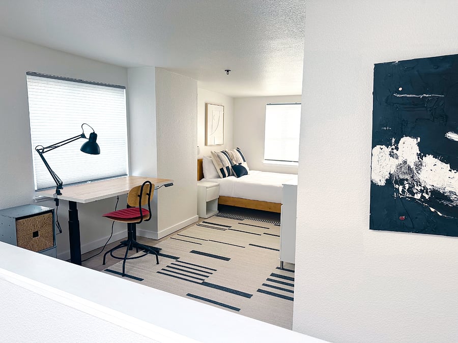Upstairs Bedroom / Full Bed, Electric Standing desk, Large closet, Full Bath