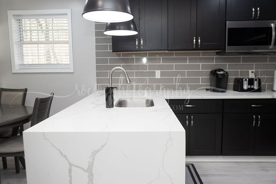Quartz kitchen countertops.