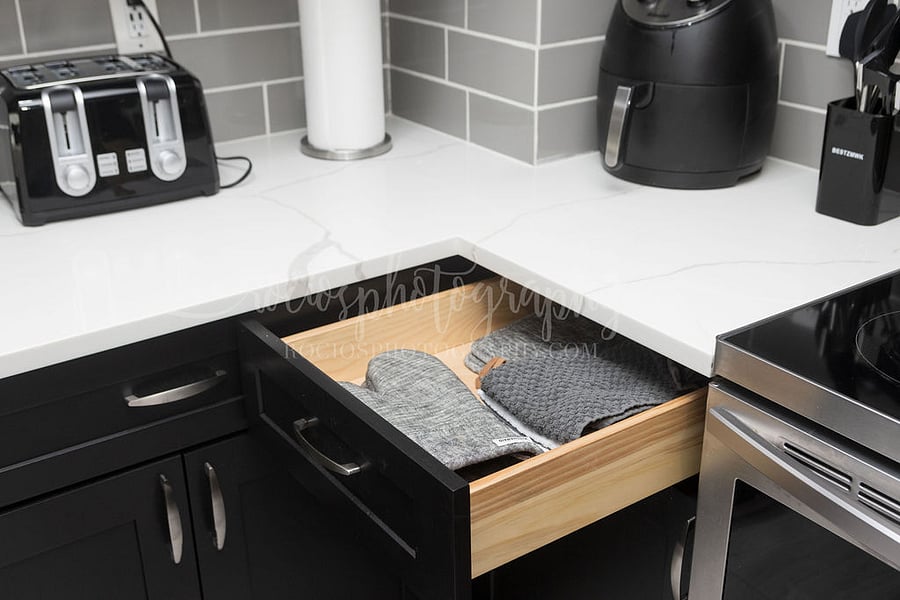 Utensil, cooking utensils, kitchen towels provided.
