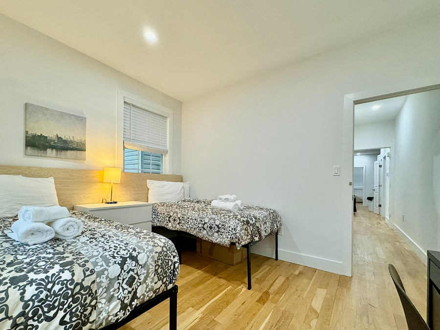 The bedroom C of the 1st floor apartment and 2nd floor apartment