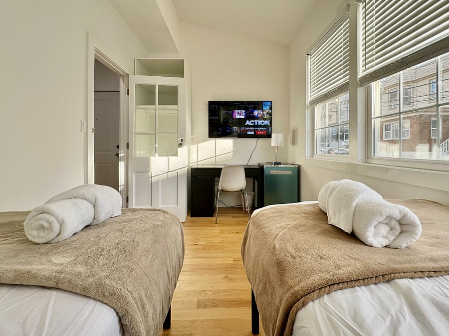 1st floor apartment bedroom D