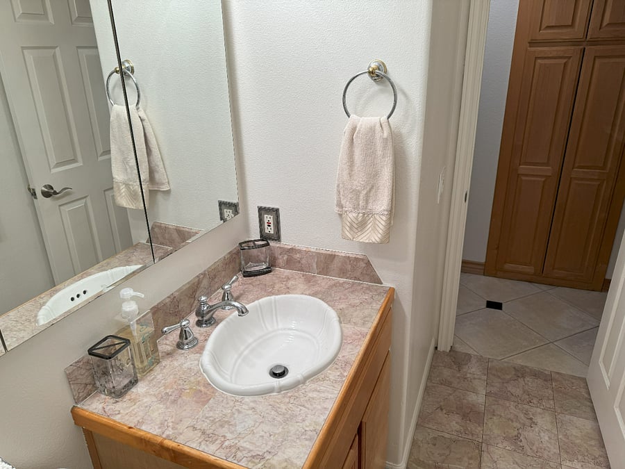 Guest Bath down Hallway