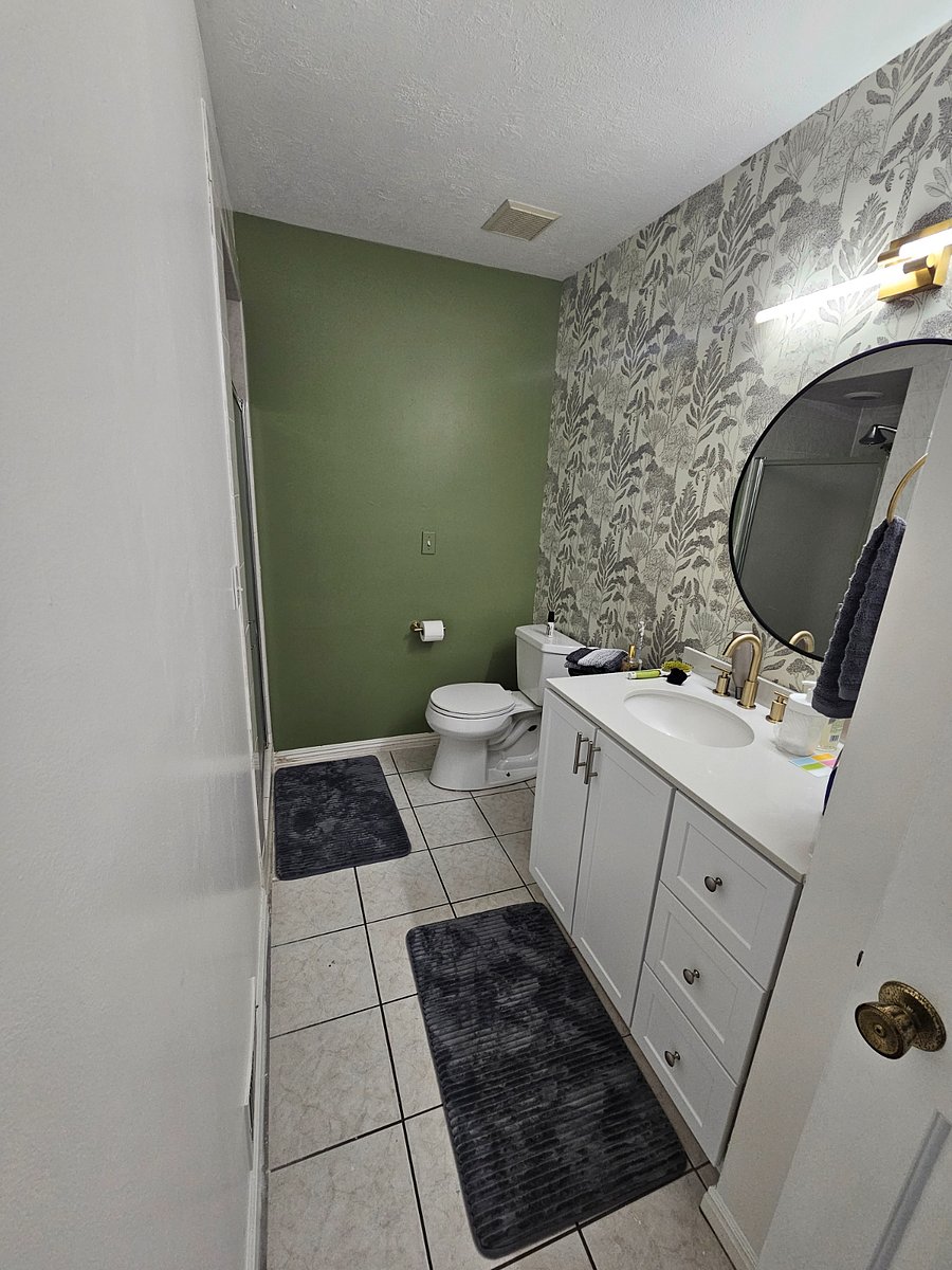 Main Full Bath