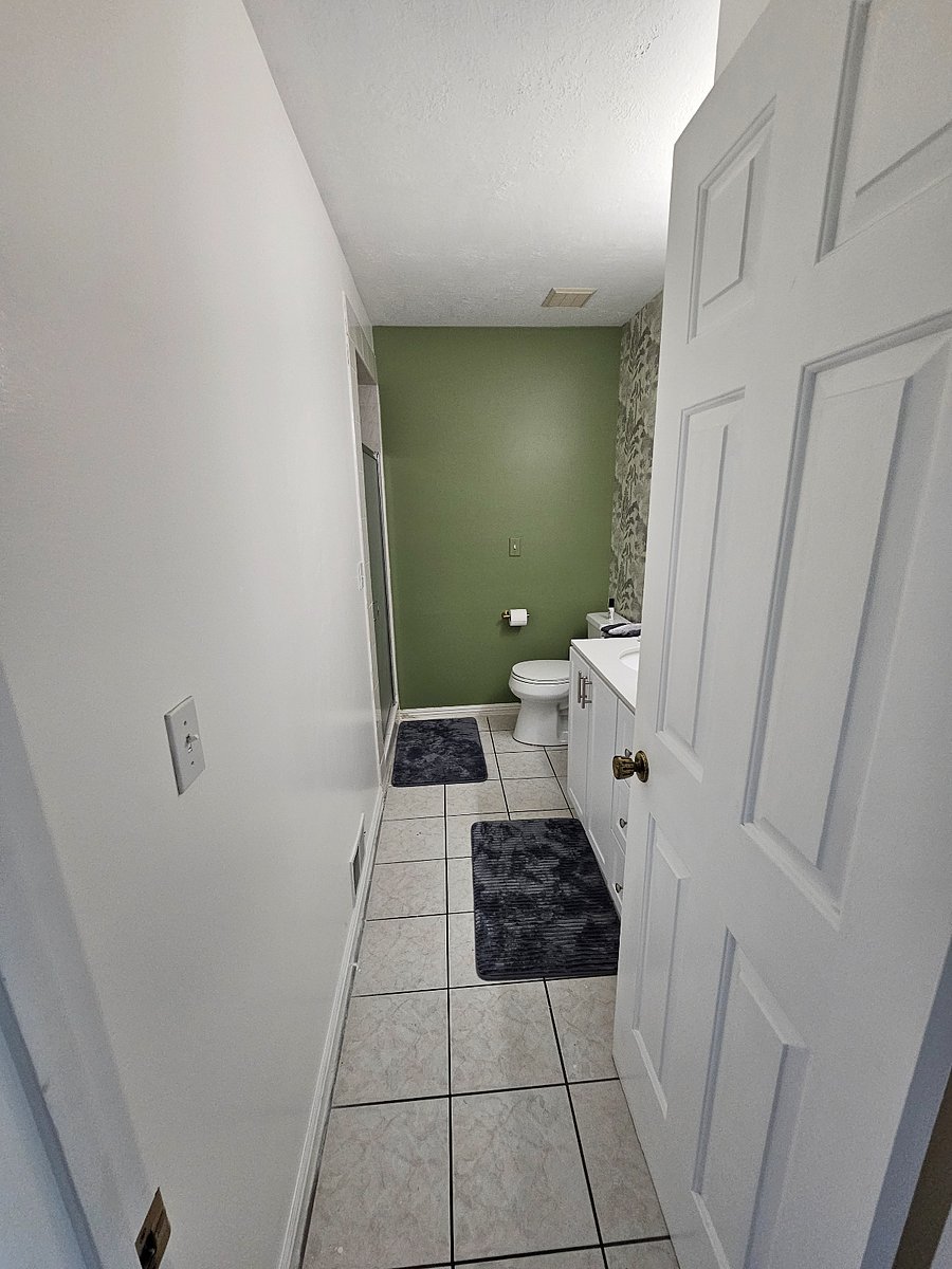 Main Full Bath