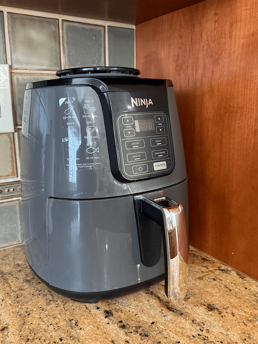 You can enjoy the air fryers convenience by quickly preparing crispy snacks or meals with minimal effort. Simply place ingredients in the basket, set the timer and temperature & let the air fryer do the work. Healthy cooking made easy.