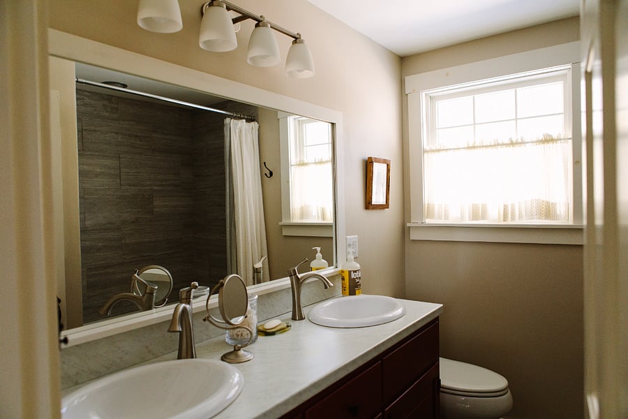 Upstairs full bathroom with soaking tub