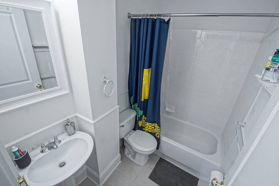 Secondary Bath - Ensuite