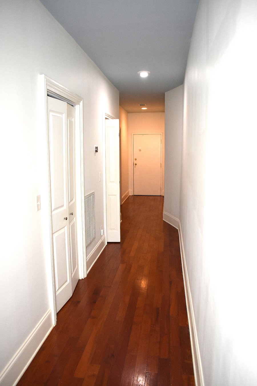 Hallway to primary bedroom.