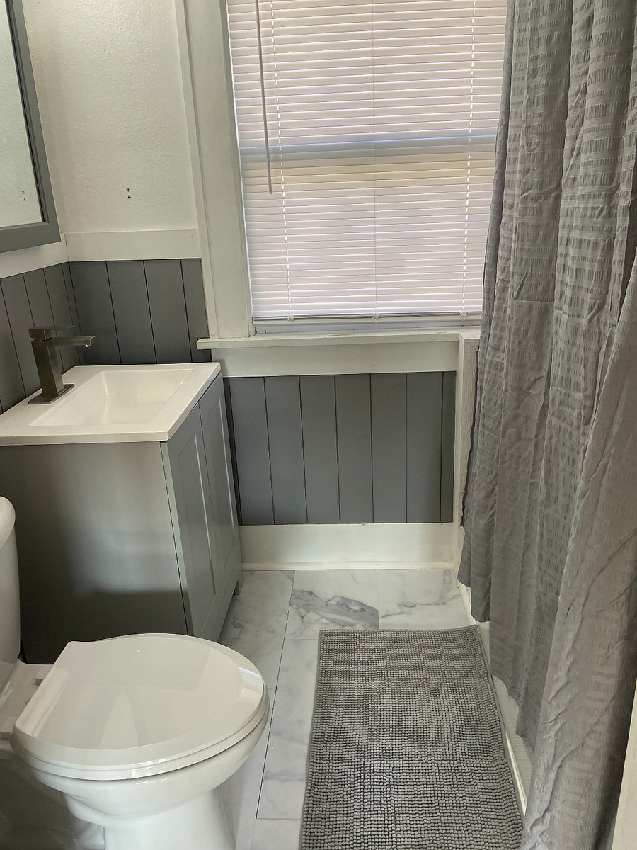 Full bath in newly remodeled bathroom.