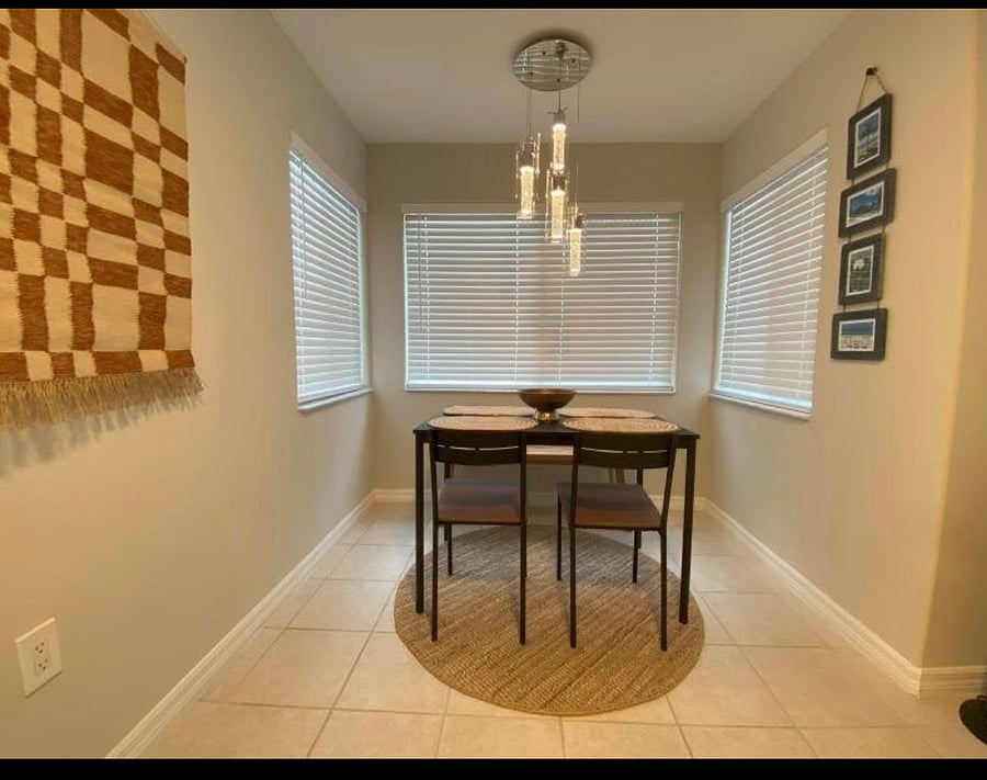 Dining nook, seating for 4