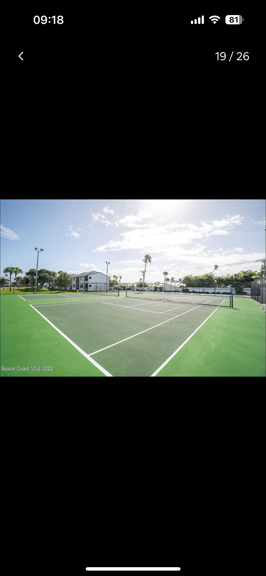 Community tennis court
