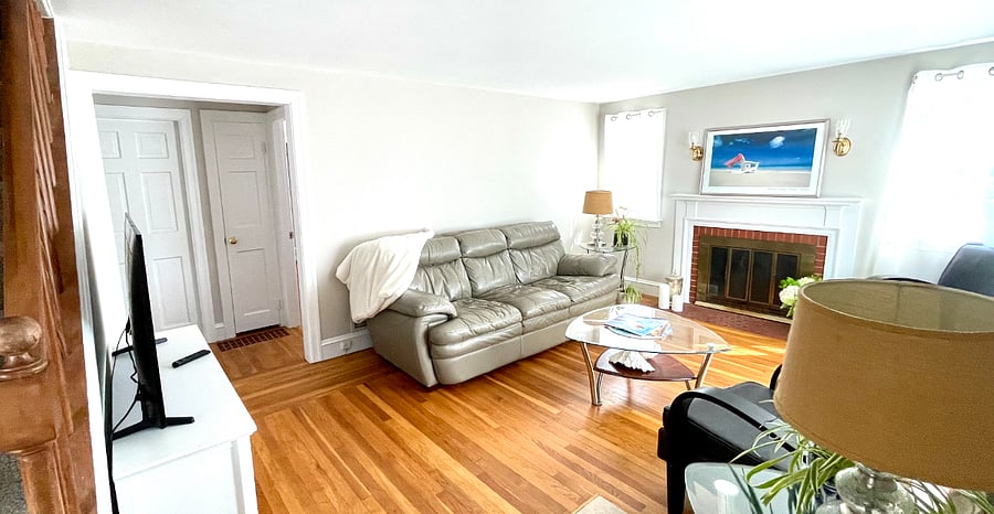 livingroom, view from main entrance