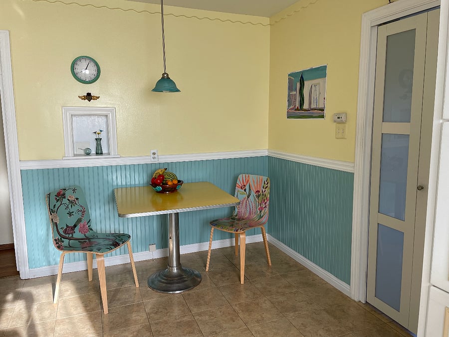 Eating area in the kitchen.